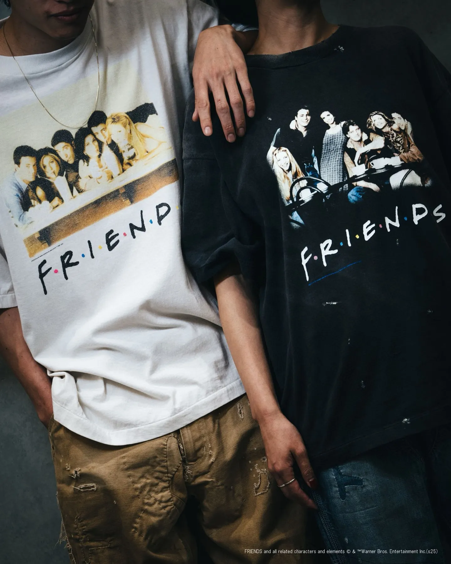 SAINT Mxxxxxx × FRIENDS FRD_SS TEE/FRIENDS/WHT American TV series Friends co-branded short-sleeves White stills TEE Beige S-XL Ready-made garments washed and distressed The top domestic printing factory God restored the correct accessories Friends co-branded wash mark Top purchasing level